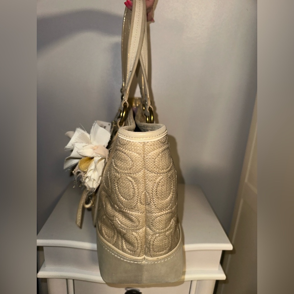 Coach Poppy Gold Straw Tote! NWT! - Picture 5 of 12